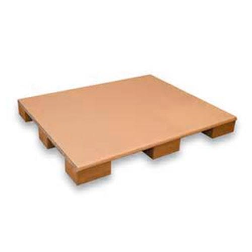 Tarima de madera con cubierta